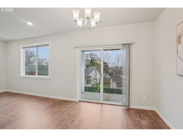 105 KINDRE St, St Helens, OR 97051