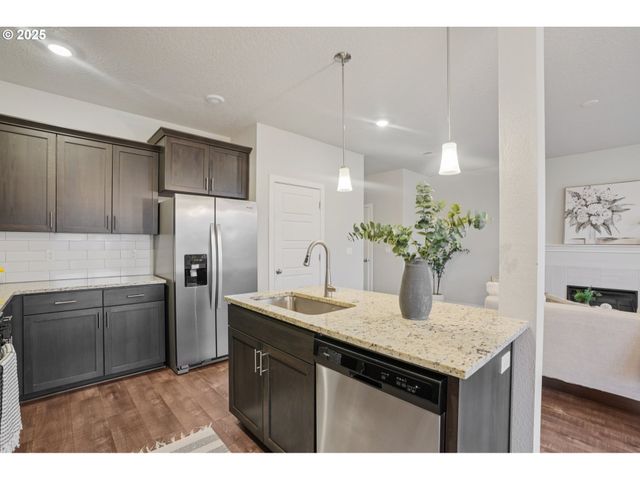 105 KINDRE St, St Helens, OR 97051