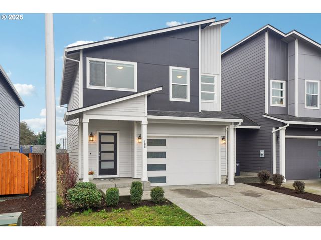 105 KINDRE St, St Helens, OR 97051