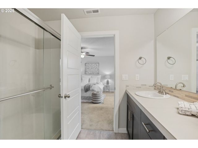 105 KINDRE St, St Helens, OR 97051