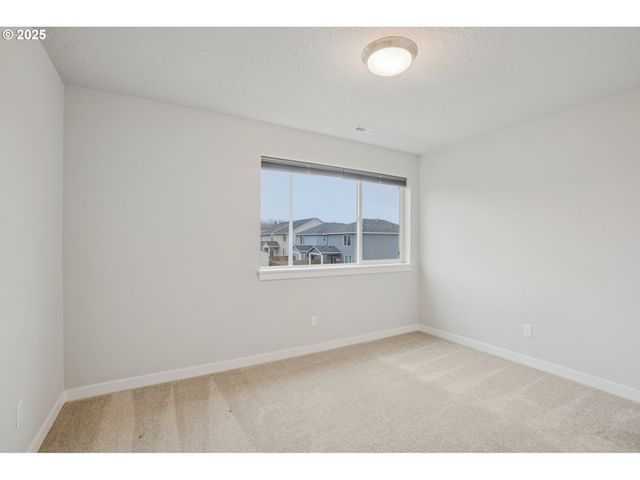 105 KINDRE St, St Helens, OR 97051