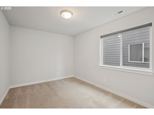 105 KINDRE St, St Helens, OR 97051