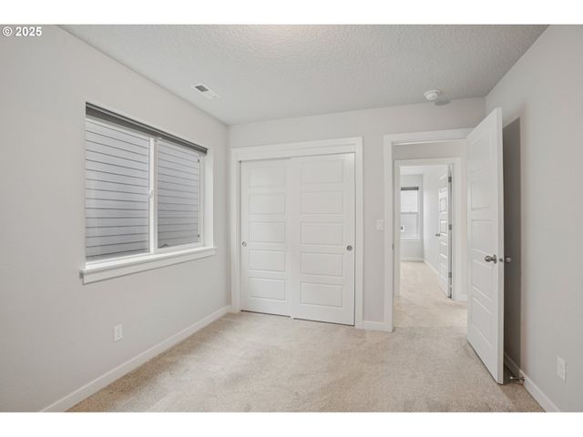 105 KINDRE St, St Helens, OR 97051