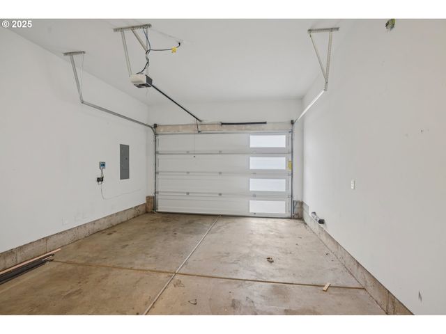 105 KINDRE St, St Helens, OR 97051