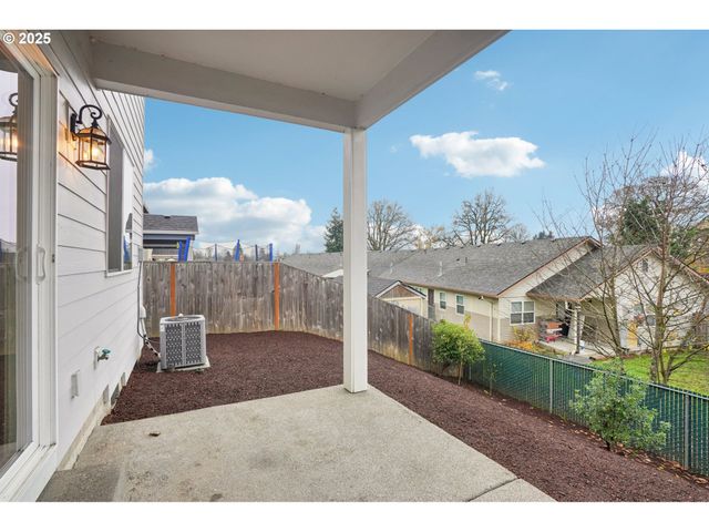 105 KINDRE St, St Helens, OR 97051