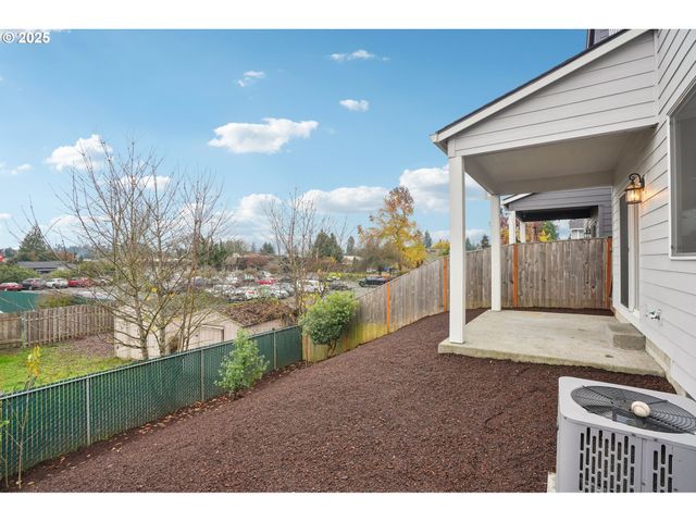 105 KINDRE St, St Helens, OR 97051