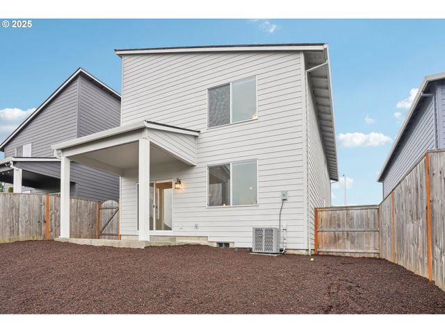 105 KINDRE St, St Helens, OR 97051