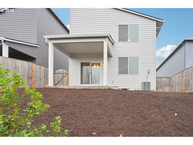 105 KINDRE St, St Helens, OR 97051