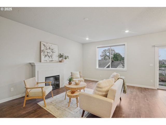 105 KINDRE St, St Helens, OR 97051