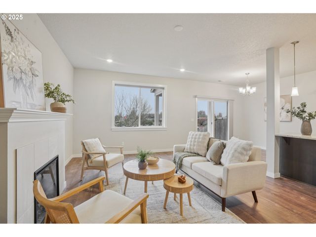 105 KINDRE St, St Helens, OR 97051