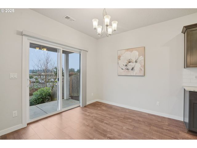 105 KINDRE St, St Helens, OR 97051