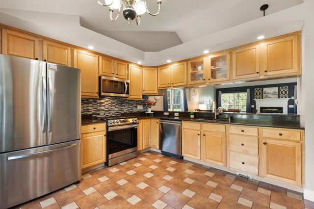 4 Orchard Lane, East Kingston, NH 03827