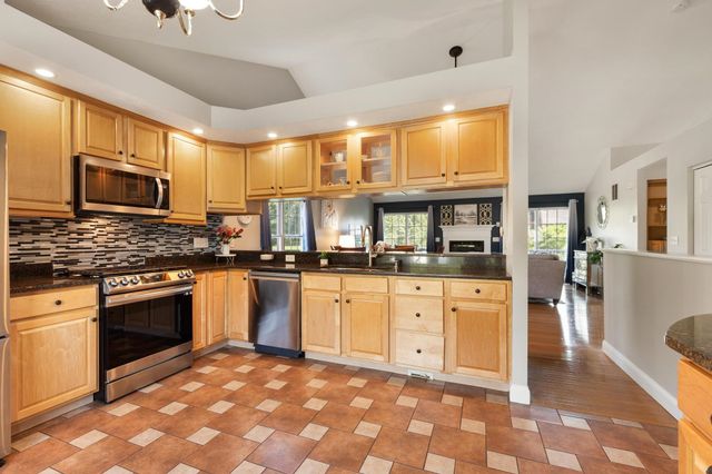 4 Orchard Lane, East Kingston, NH 03827