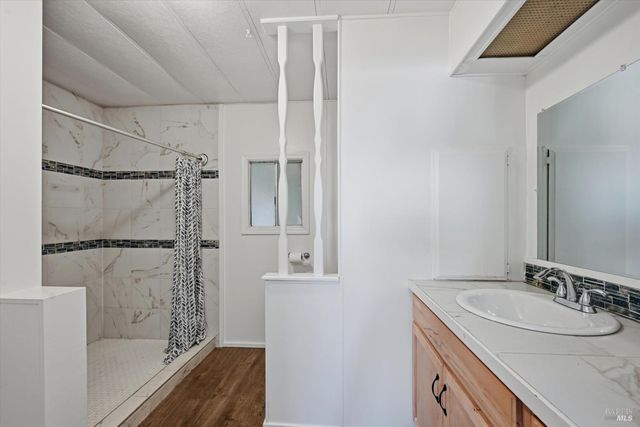 3562 NW Mountain View St, Clearlake, CA 95422