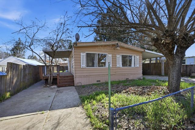 3562 NW Mountain View St, Clearlake, CA 95422