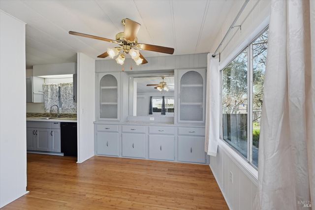 3562 NW Mountain View St, Clearlake, CA 95422