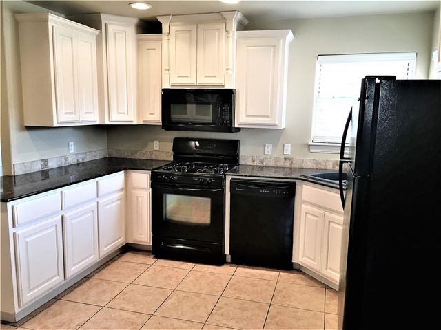 1806 N Knollcrest Circle, Fayetteville, AR 72704