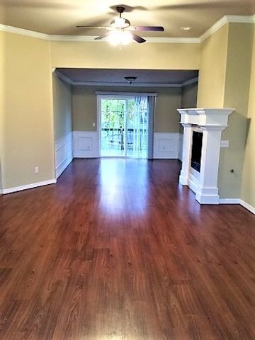 1806 N Knollcrest Circle, Fayetteville, AR 72704