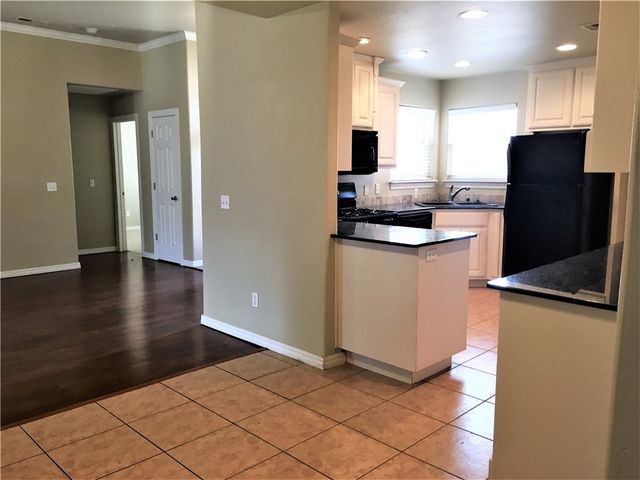 1806 N Knollcrest Circle, Fayetteville, AR 72704