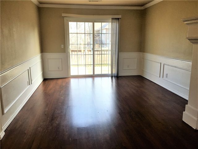 1806 N Knollcrest Circle, Fayetteville, AR 72704