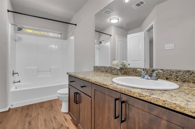 968 Oak Lynn Drive, Conroe, TX 77378