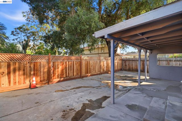 38016 Vallejo St, Fremont, CA 94536