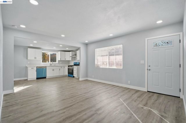 38016 Vallejo St, Fremont, CA 94536