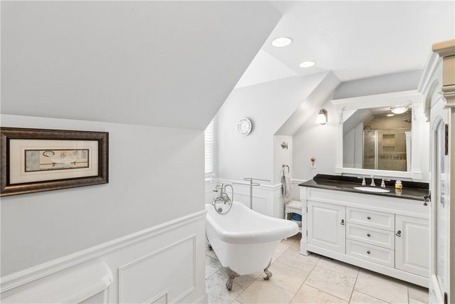 85 Clarkes Crossing, Perinton, NY 14450