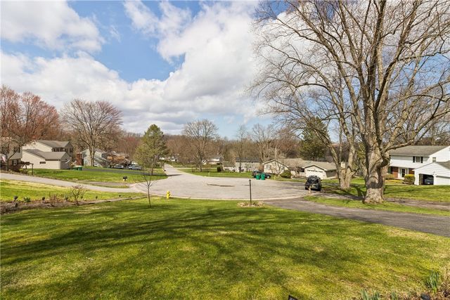 85 Clarkes Crossing, Perinton, NY 14450