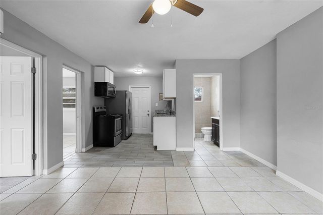 1086 HIBISCUS COURT 22, Tavares, FL 32778