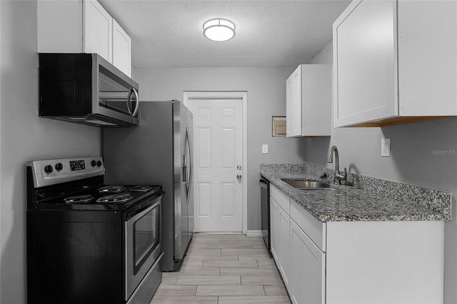 1086 HIBISCUS COURT 22, Tavares, FL 32778