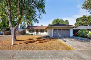 493 Landsdown Cir, Rohnert Park, CA 94928