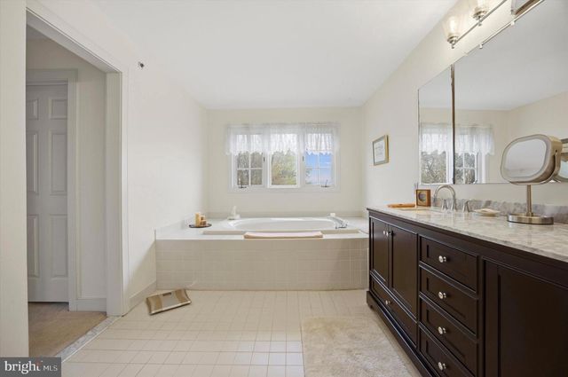 300 OVERLOOK, Conshohocken, PA 19428