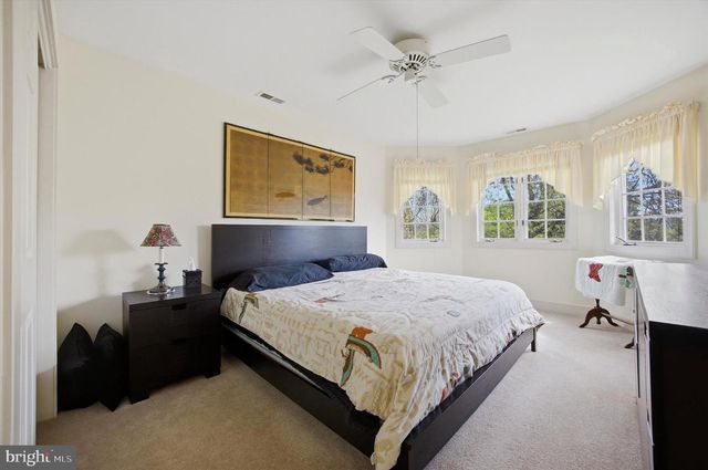 300 OVERLOOK, Conshohocken, PA 19428