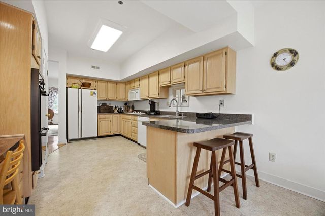 300 OVERLOOK, Conshohocken, PA 19428