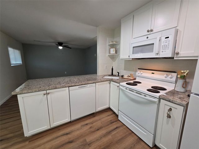 5422 Pine Avenue, Pasadena, TX 77503