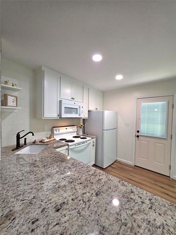 5422 Pine Avenue, Pasadena, TX 77503