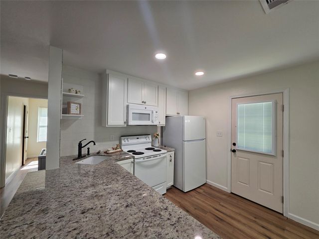 5422 Pine Avenue, Pasadena, TX 77503