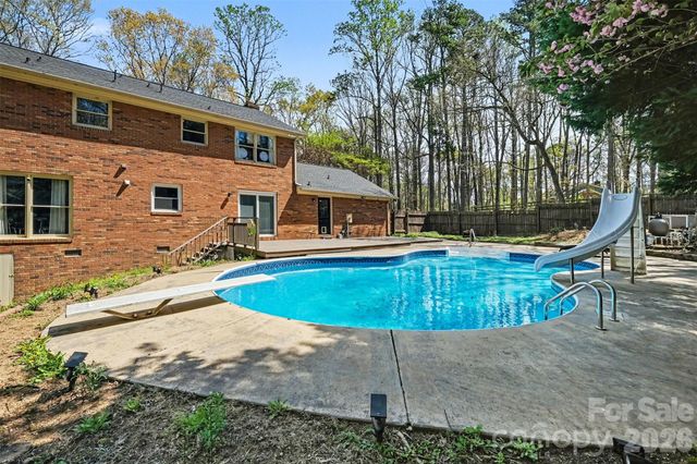 1560 Chatham Court NW, Concord, NC 28027