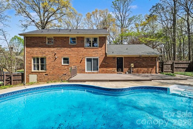 1560 Chatham Court NW, Concord, NC 28027