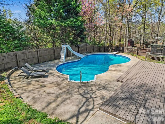 1560 Chatham Court NW, Concord, NC 28027