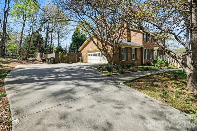 1560 Chatham Court NW, Concord, NC 28027