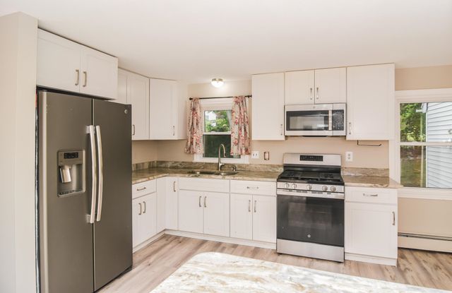 22 Greenwood Drive, Nashua, NH 03062
