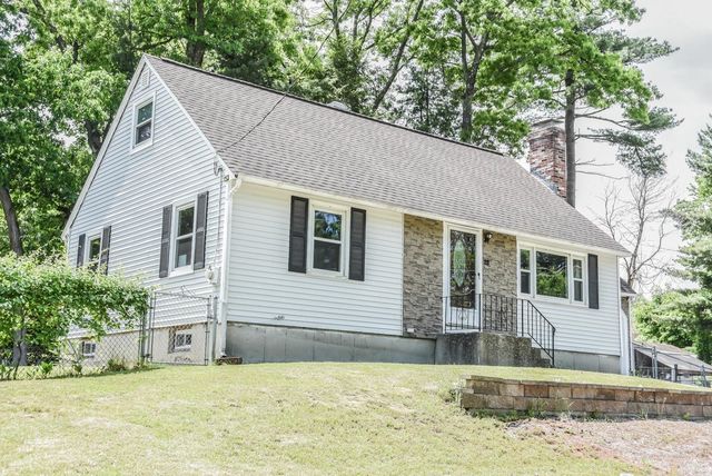 22 Greenwood Drive, Nashua, NH 03062