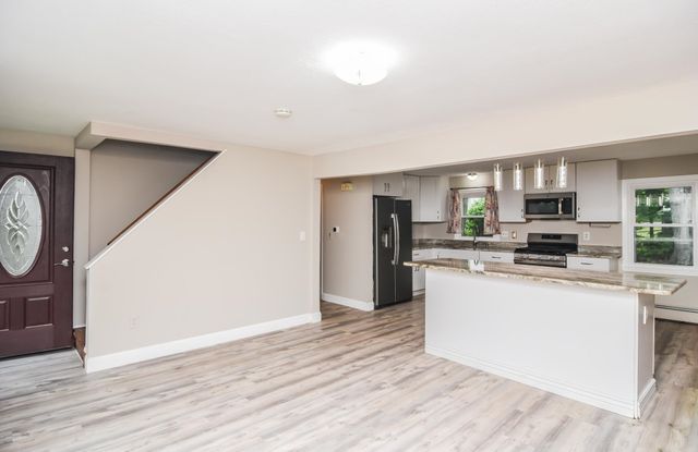 22 Greenwood Drive, Nashua, NH 03062