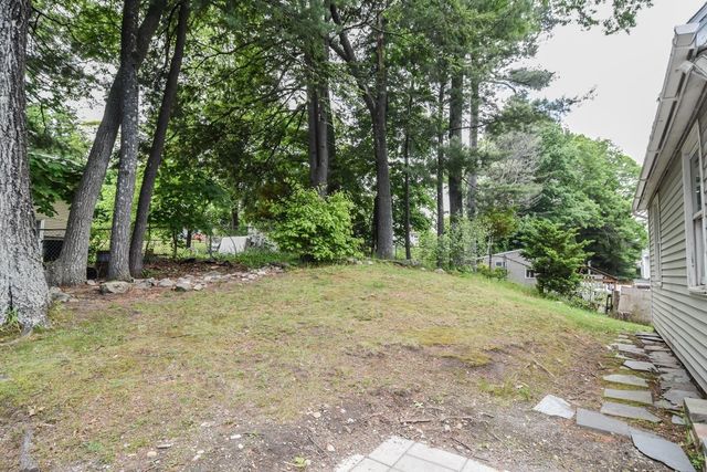 22 Greenwood Drive, Nashua, NH 03062