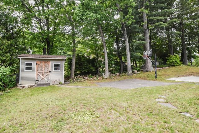 22 Greenwood Drive, Nashua, NH 03062