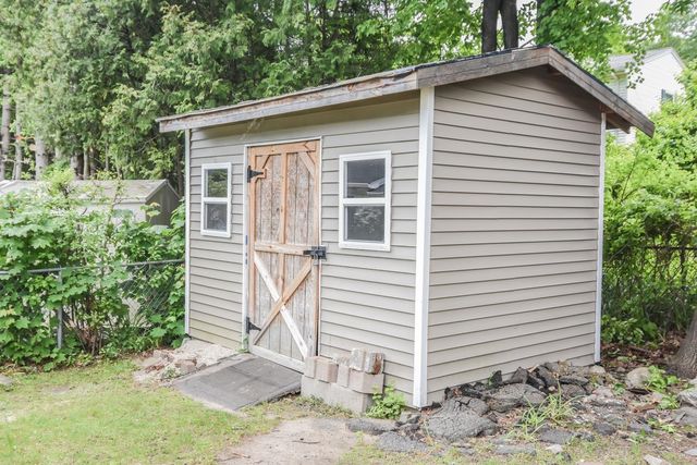22 Greenwood Drive, Nashua, NH 03062