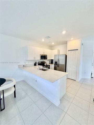 11830 NW 46th St, Coral Springs, FL 33076