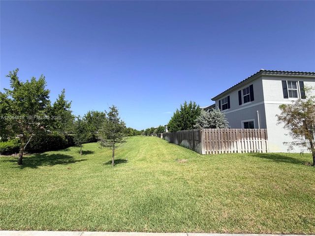 11830 NW 46th St, Coral Springs, FL 33076